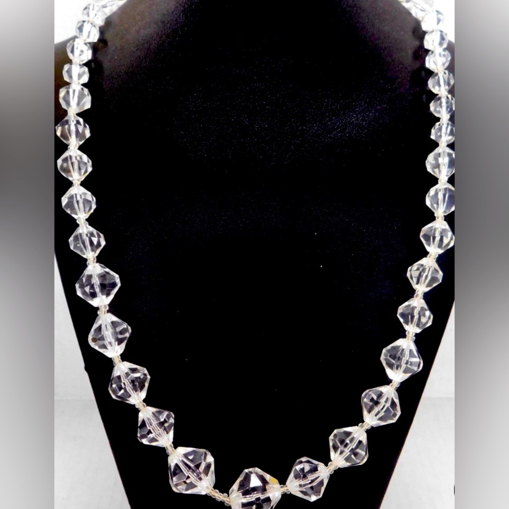 MIRIAM HASKELL COLLECTORS! Vintage Graduated Faceted Lucite Beads Necklace
